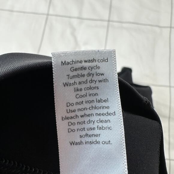 Athleta Shorts Womens XS Black Stay Fly 9" Compression Reflective Athletic Run - Picture 6 of 11